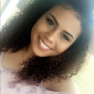 Meet your Posher, Kayla